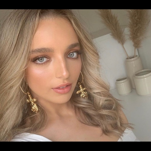 24k Gold Lion Cross Hoop Earrings - Picture 5 of 9